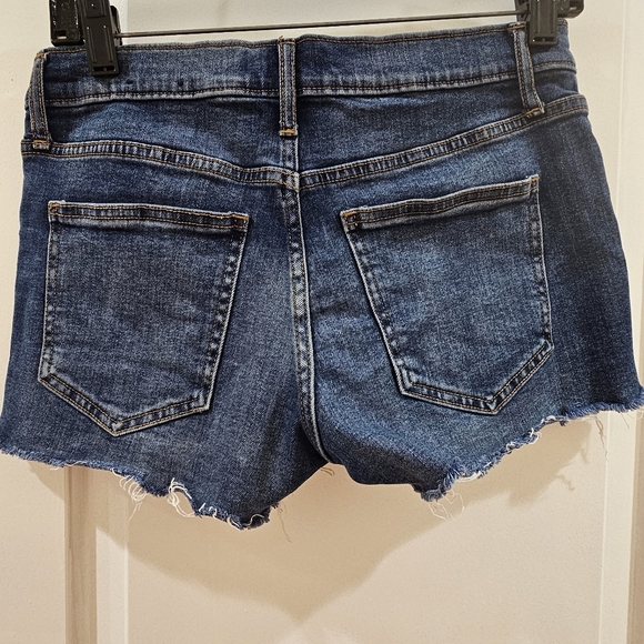 Gap Denim Cutoff Women Shorts - Picture 5 of 13